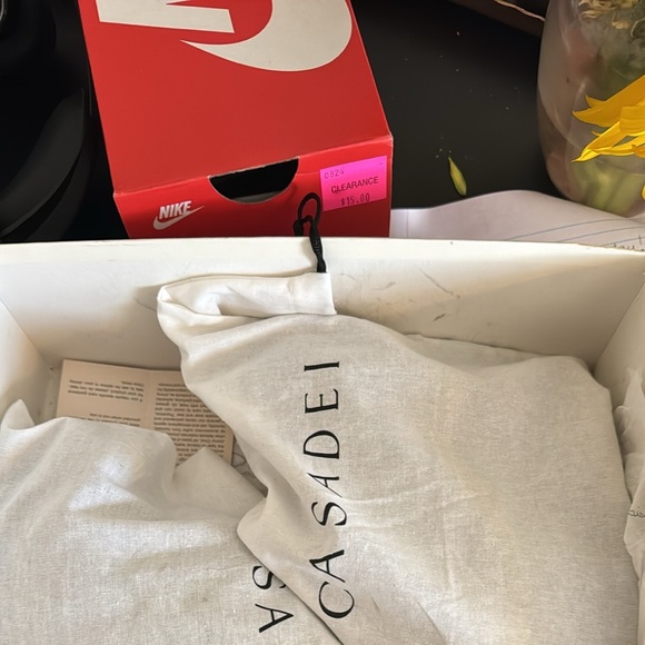 Women’s black size 7 like new Casadei shoes - Picture 8 of 8